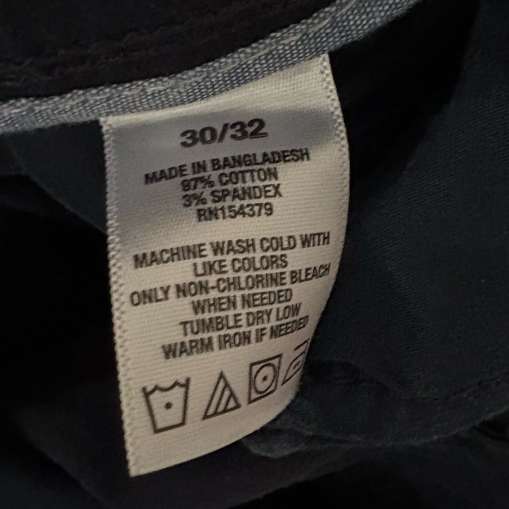 Aeropostale Navy Slim Straight Chino Pants Size 30/32 - Picture 4 of 4
